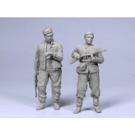 Red Army scouts.  Summer 1943-45.  Two figures. 