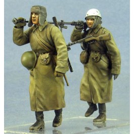 Soviet infantry with PTRD. (Winter 1941-43). Two figures.