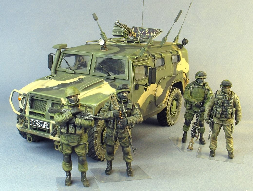 GAZ-233014 STS "Tiger"&"Polite,green men" - Painted models and figures