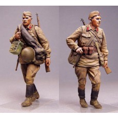 Red Army men.  Summer 1941.  Two figures. 